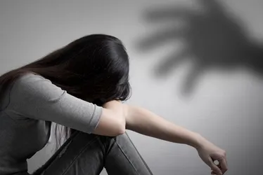 
			
				Professores são afastados por suspeita de importunação sexual
			
			