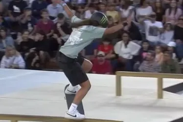 
			
				Rayssa Leal dá show e é campeã do Mundial de skate street em Roma
			
			