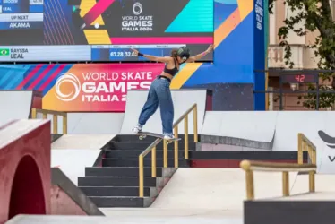 
			
				Rayssa Leal e Pâmela Rosa vão à semifinal do Mundial de skate street
			
			