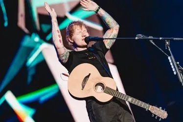 
			
				Rock in Rio recomeça com romantismo de Ed Sheeran e Jão
			
			