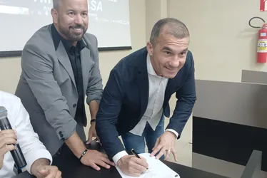 
			
				Rogério Siqueira é reeleito presidente do ASA e anuncia novo executivo de futebol
			
			