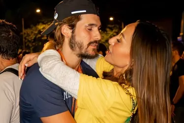 
			
				Sabrina Sato fala de noivado com Nicolas Prattes pela 1ª vez
			
			