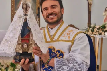 
			
				Saiba quem era o padre influencer que morreu em acidente com cavalo
			
			