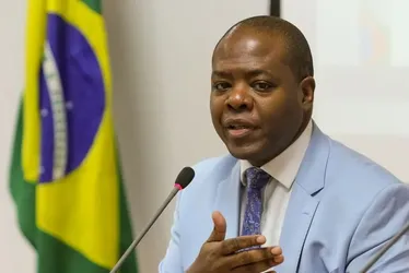 
			
				Silvio Almeida sobre decisão de Lula: 'Pedi para que ele me demitisse'
			
			