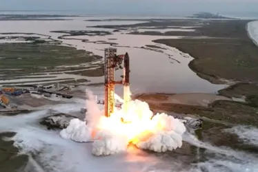
			
				SpaceX, de Musk, lança 5º voo da Starship e conquista meta inédita
			
			