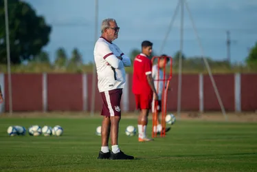 
			
				"Temos que encarar esta partida como uma final", diz Matheus Albino sobre jogo com Guarani
			
			