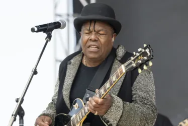
			
				Tito Jackson, irmão de Michael Jackson, morre aos 70 anos
			
			