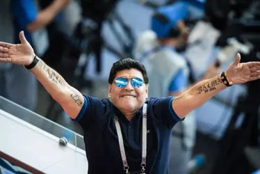 
				Tribunal argentino adia julgamento pela morte de Maradona
			
			