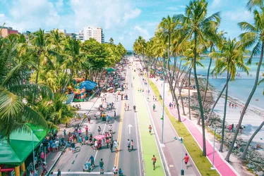 
			
				Turismo mantém clima de alta temporada o ano inteiro em Alagoas
			
			