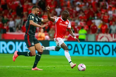 
			
				Valencia marca no fim, e Flamengo cede empate ao Internacional pelo Brasileirão
			
			