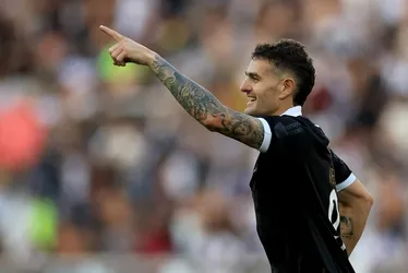 
			
				Vegetti e Cazé apoiam torcida do Vasco contra o Galo
			
			