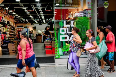 
				Veja o que abre e o que fecha no Dia do Comerciário em Maceió
			
			