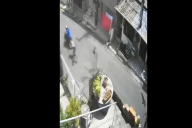 
				Vídeo: Idosa é arrastada por moto após assalto
			
			