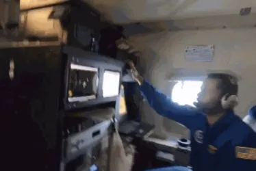 
			
				Vídeo: no olho do furacão Milton, avião enfrenta turbulência violenta
			
			
