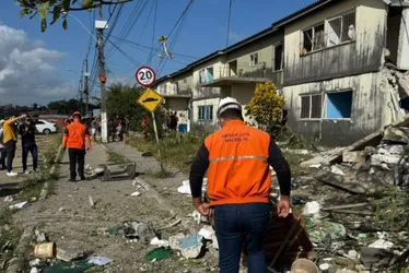 
			
				Vinte apartamentos são evacuados após explosão em prédio no Residencial Maceió 1
			
			