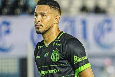 
			
				Zagueiro Wanderson, do Paysandu, entra na mira do CSA
			
			