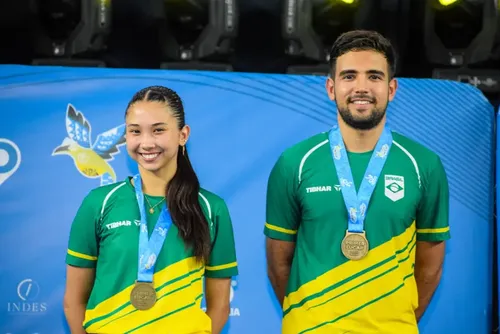 
				Ao lado de Calderano, Bruna Takahashi perde para a irmã Giulia na final do Pan-Americano
			
			