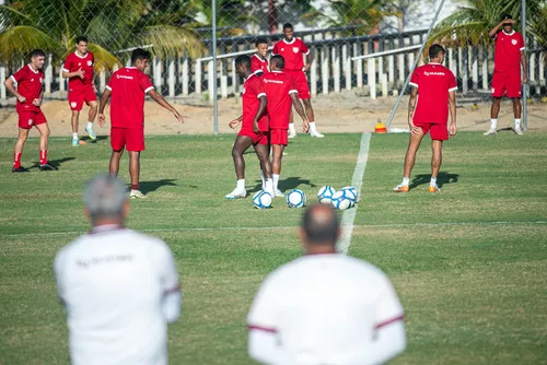 
				Com risco de ser lanterna, CRB encara o América-MG no Rei Pelé
			
			