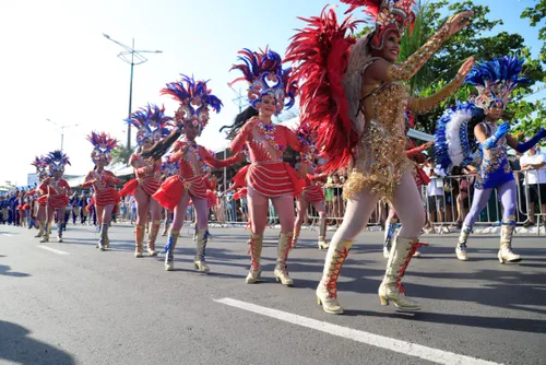 
				Desfile reúne população para celebrar os 207 anos da Emancipação Política de Alagoas
			
			