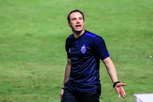 
				Eliminação e três times por ano: os números de Bruno Pivetti, novo técnico do CRB
			
			