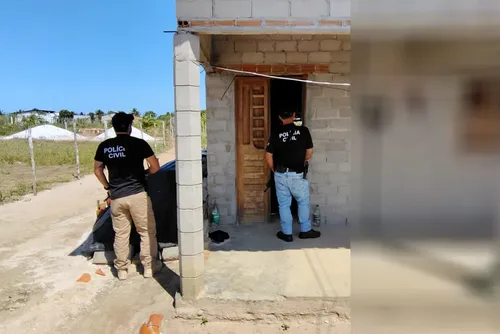 
				Foragido há mais de 14 anos é preso por tentar matar tia idosa com espingarda
			
			