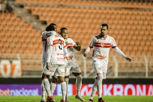 
				Hélio admite cobrança pesada e critica arbitragem na vitória do CRB: 'Me assustou'
			
			