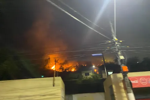 
				Incêndio é registrado em vegetação no Mirante Santa Terezinha, no Farol
			
			