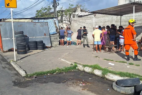 
				Rastros de destruição e mortes: veja imagens de desabamento de prédio
			
			
