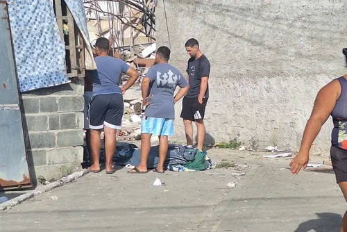 
				Rastros de destruição e mortes: veja imagens de desabamento de prédio
			
			