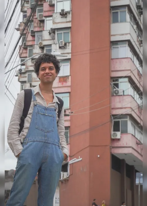 
				
					Diretamente da periferia, Eduardo Pereira lança single em clipe produzido de forma caseira
				
				