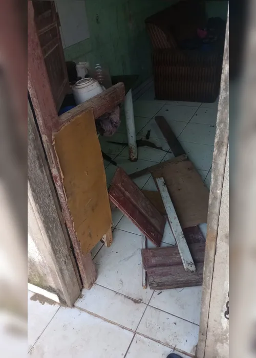 
				Embriagada, mulher tenta matar ex-namorado a facadas em Feira Grande
			
			