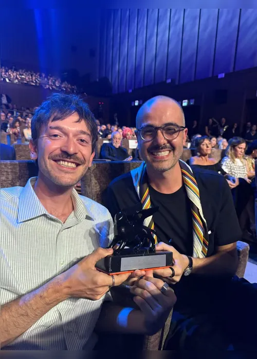 
				Filme brasileiro 'Ainda Estou Aqui' vence prêmio de Melhor Roteiro no Festival de Veneza
			
			