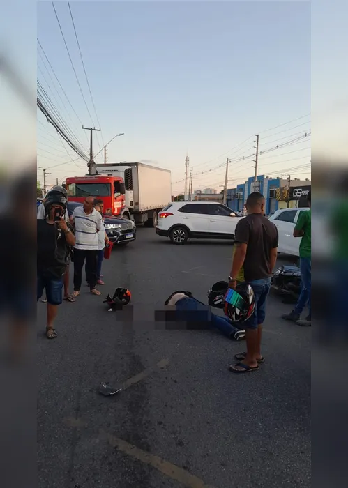 
				
					Motociclista morre em acidente com ônibus e carro na Av. Menino Marcelo
				
				