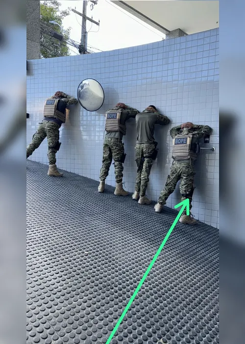 
				Falsos PMs que tentaram assaltar loja no Farol iriam simular cumprimento de mandado
			
			
