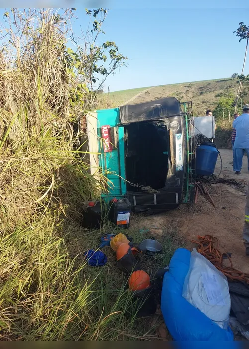 
				
					Tombamento de veculo deixa sete feridos na zona rural de Atalaia
				
				