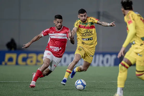 

					CRB vira contra o Brusque na reta final e sai da zona de rebaixamento

				