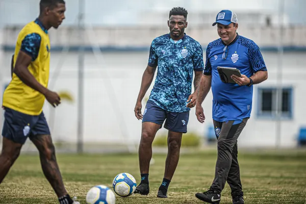 

					CSA comunica a saída do volante Jean Cléber

				