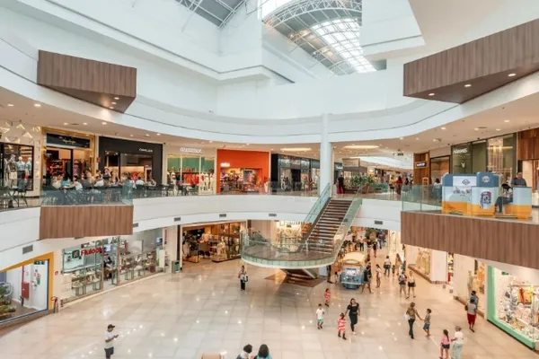 
				
					Centro e shoppings abertos: confira o que funciona no feriado deste sábado
				
				