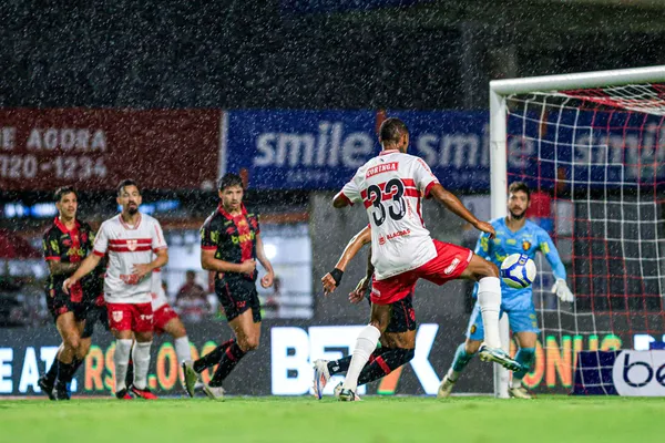 
				
					Em Pernambuco, CRB reencontra o Sport para afastar m fase na Srie B
				
				