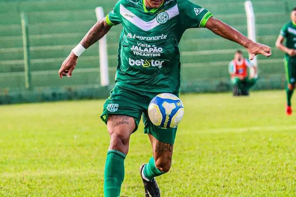 
				
					Fernando Tonet é o novo técnico do CSE
				
				