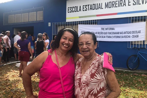 	Filas de eleitores no Cepa se formaram antes da abertura dos portões	