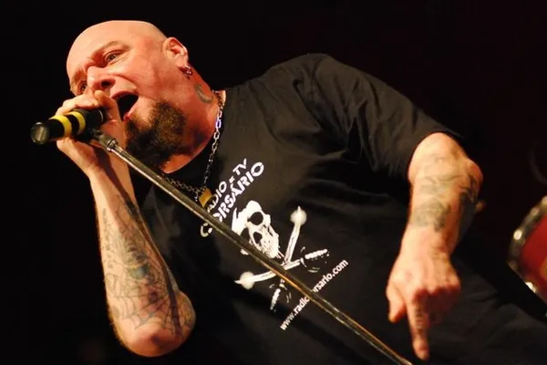 
				
					Morre Paul Di’Anno, ex-vocalista do Iron Maiden, aos 66 anos
				
				