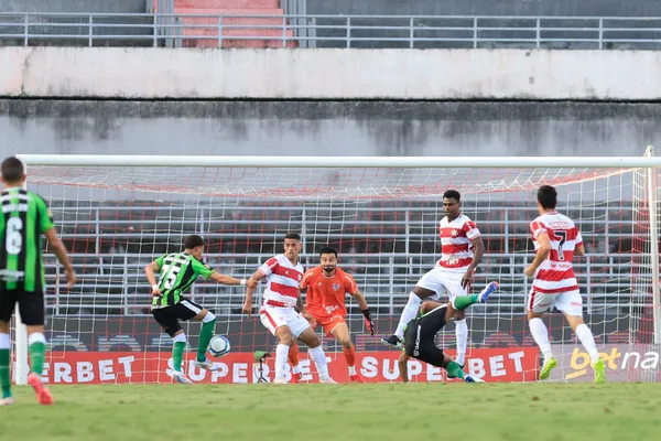 

					No Rei Pelé, CRB quebra sequência ruim e vence o América-MG pela Série B: 2 a 1

				