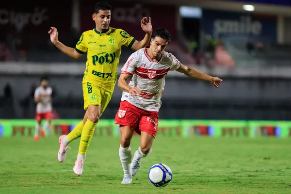 
				
					No Rei Pelé, CRB sofre o gol no final e perde para o Mirassol: 1 a 0
				
				