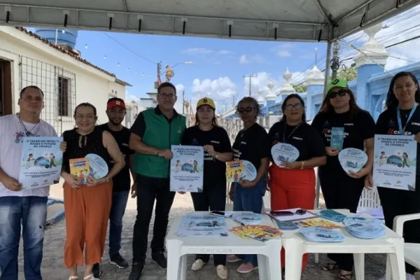 
				
					Prefeitura de Maceió realiza ação de combate ao trabalho infantil em cemitérios
				
				