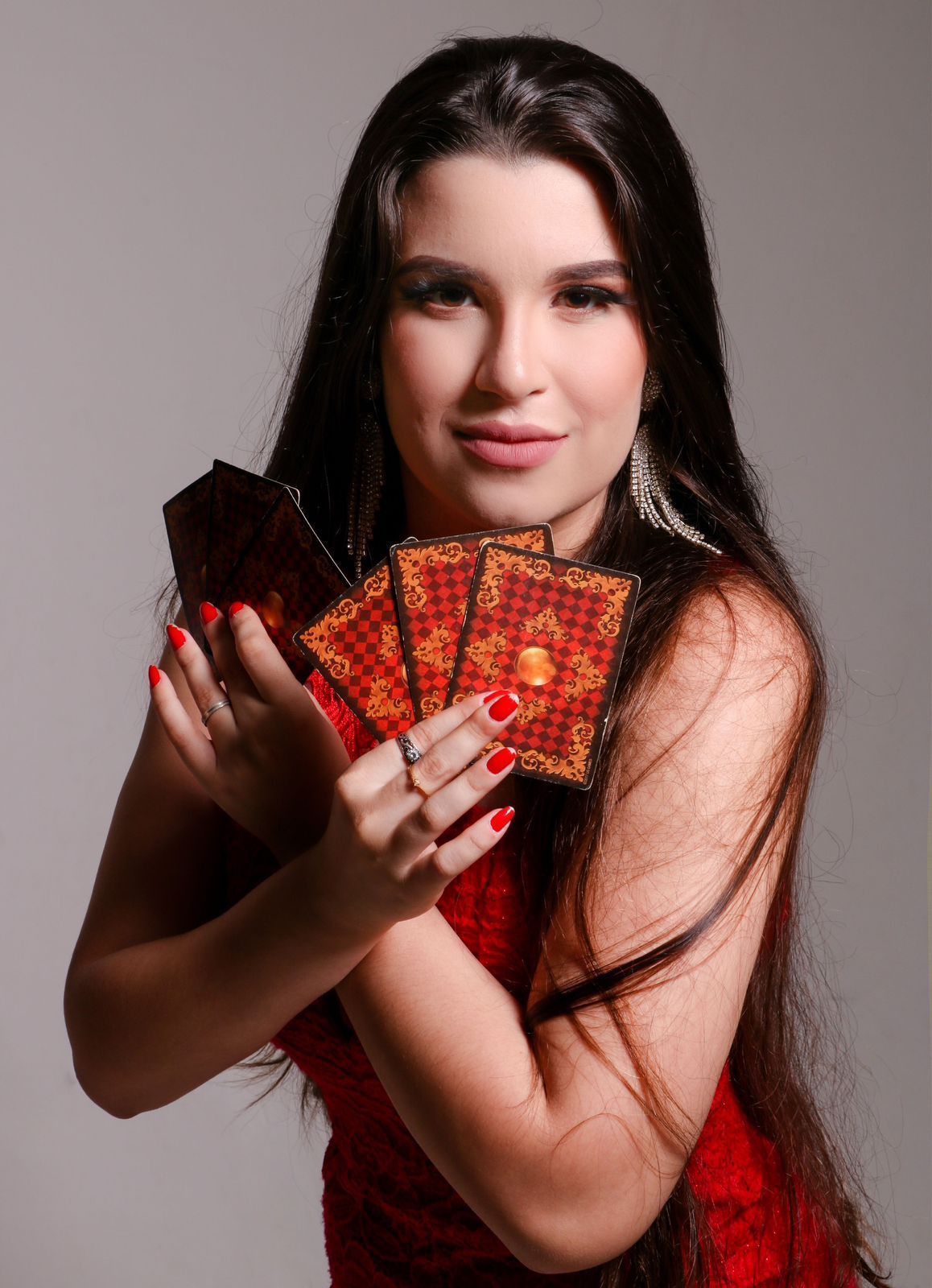 Sensitiva Izadora Morais faz previsões bombásticas para Anitta e Virgínia; saiba mais