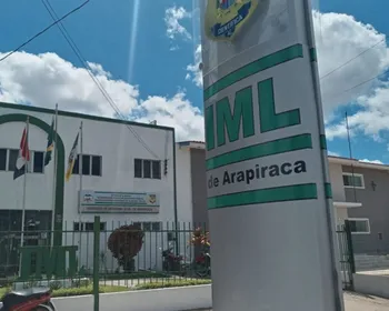 Homem morre em piscina de chácara em encontro com mulheres no Pontal do Peba