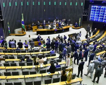 Congresso já atrasou votações importantes e agora ameaça o IOF