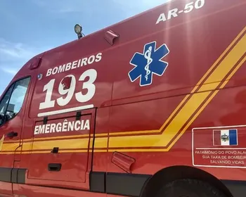 Colisão entre carro e caminhão deixa dois feridos na BR-101, no Pilar