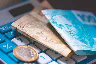 
			
				64,9% dos alagoanos inadimplentes regularizam dívidas, aponta Serasa
			
			